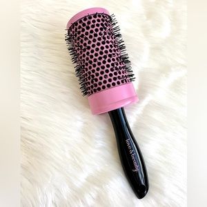 LOVE & BEAUTY BRUSH